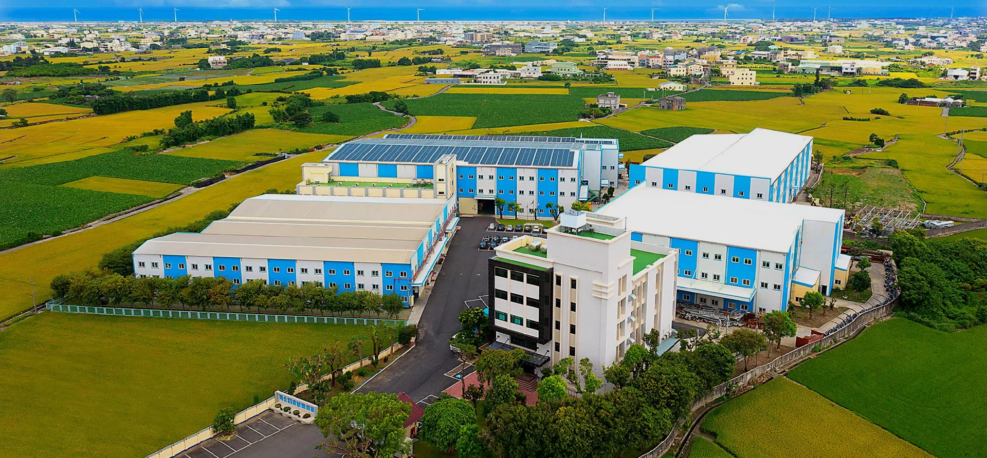 Cheng Day International Group excels in hoisting equipment manufacturing. We have 4 business departments: crane & hoist, elevator, parking system, and heavy duty.